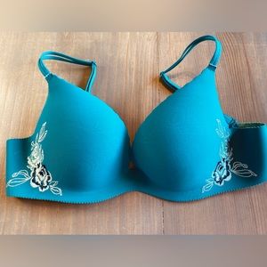Victoria’s Secret Angels Secret Embrace Push Up Bra 34C Embroider Flower Detail
